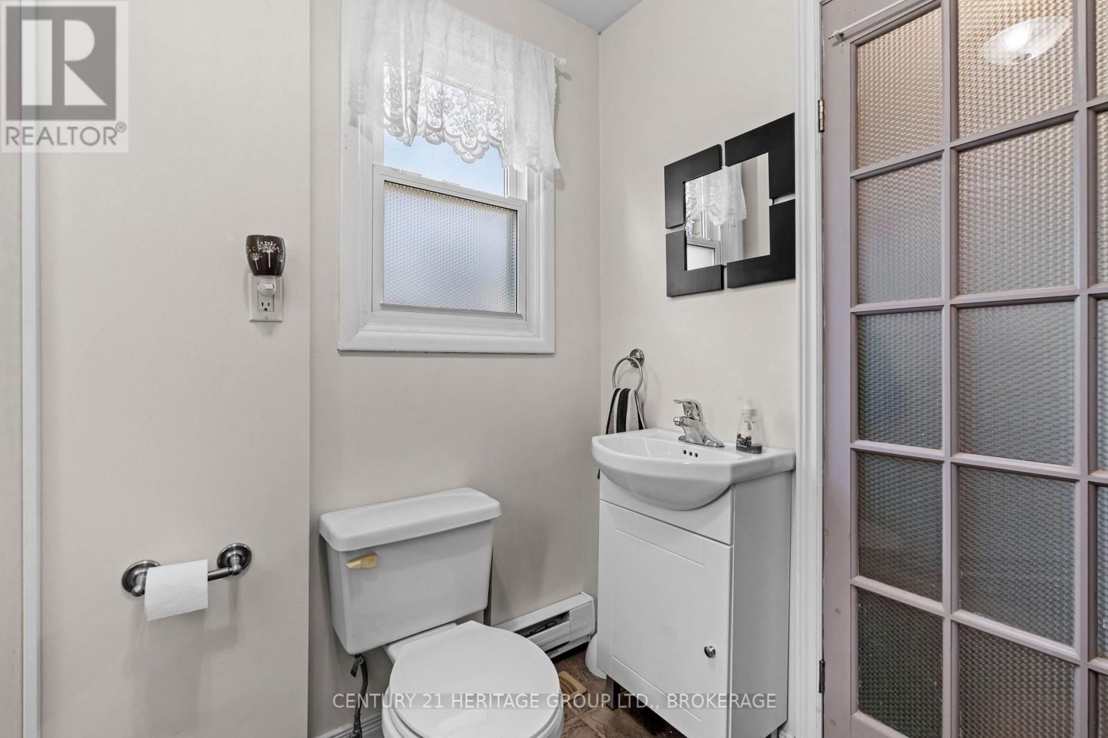 415 SHANE STREET Image 27