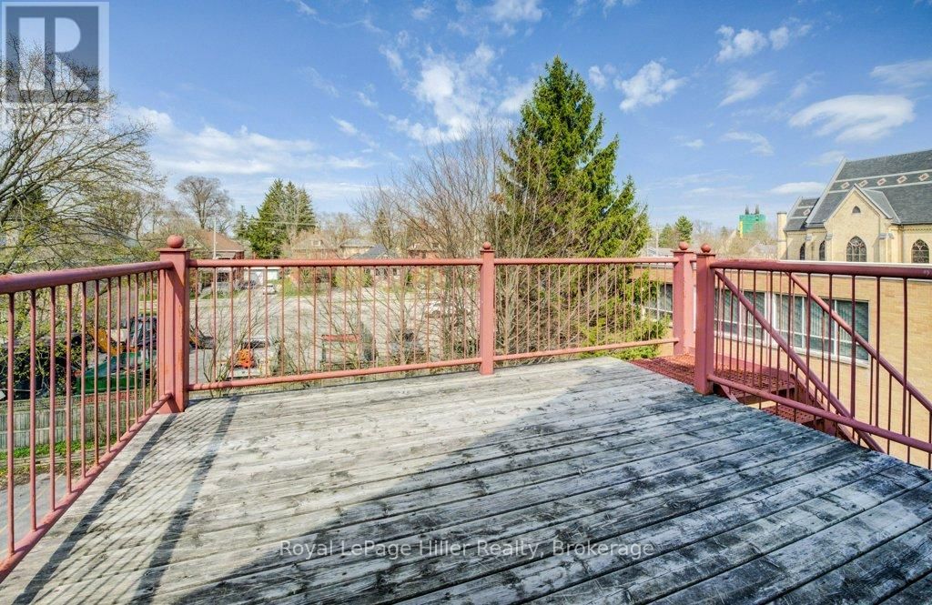 112 HURON STREET Image 11