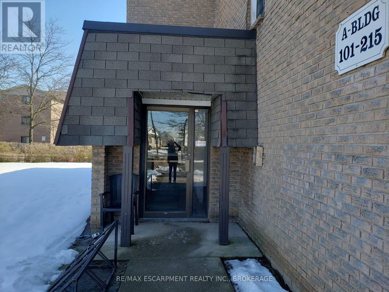 206 - 41 RYKERT STREET Image 4