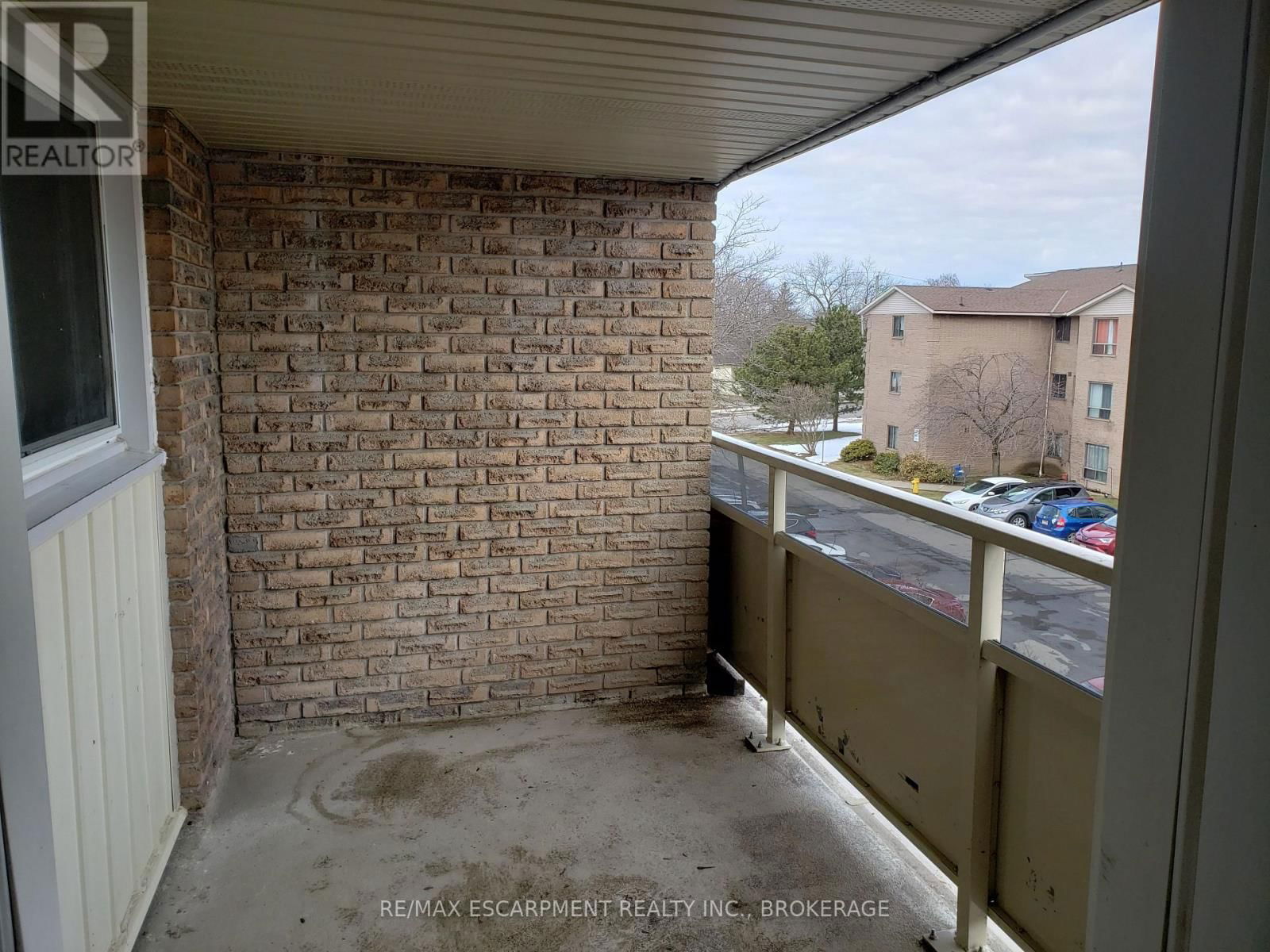 206 - 41 RYKERT STREET Image 8