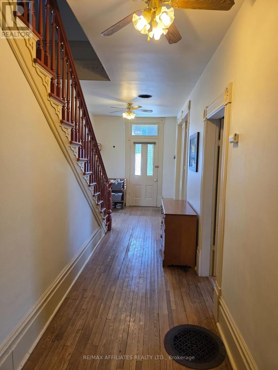 2 ISAAC STREET Image 12
