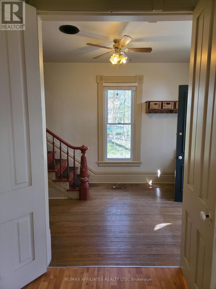 2 ISAAC STREET Image 13
