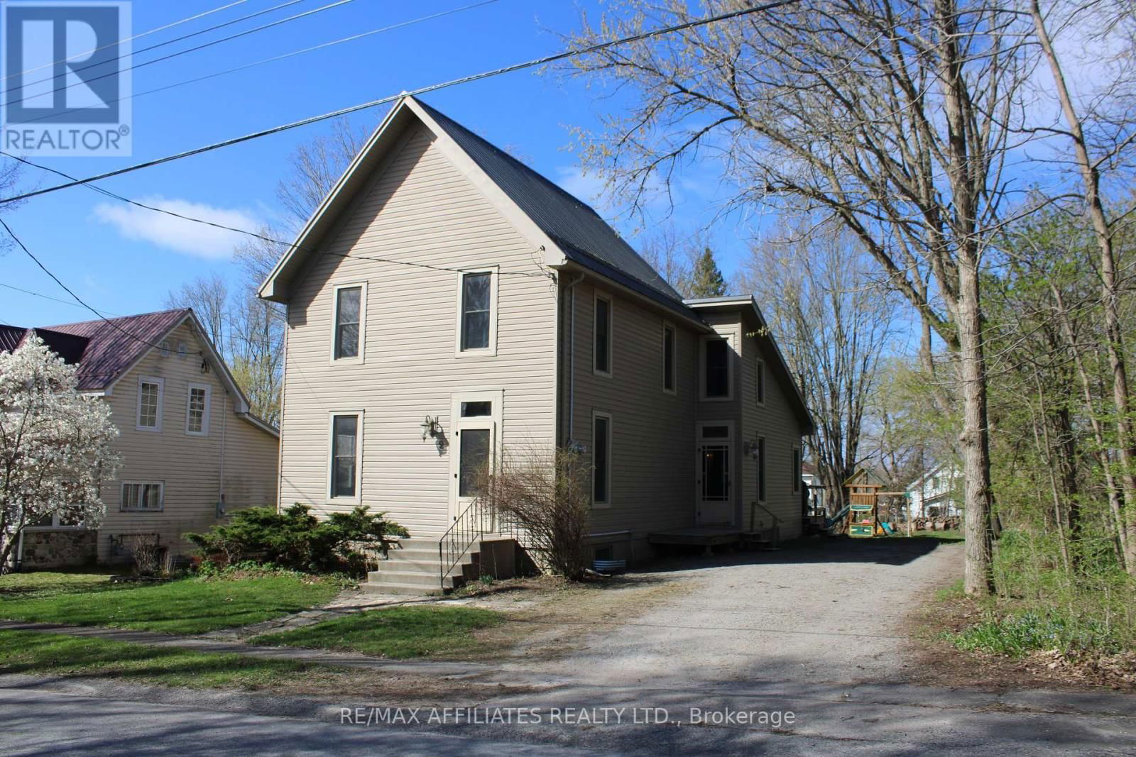 2 ISAAC STREET Image 3