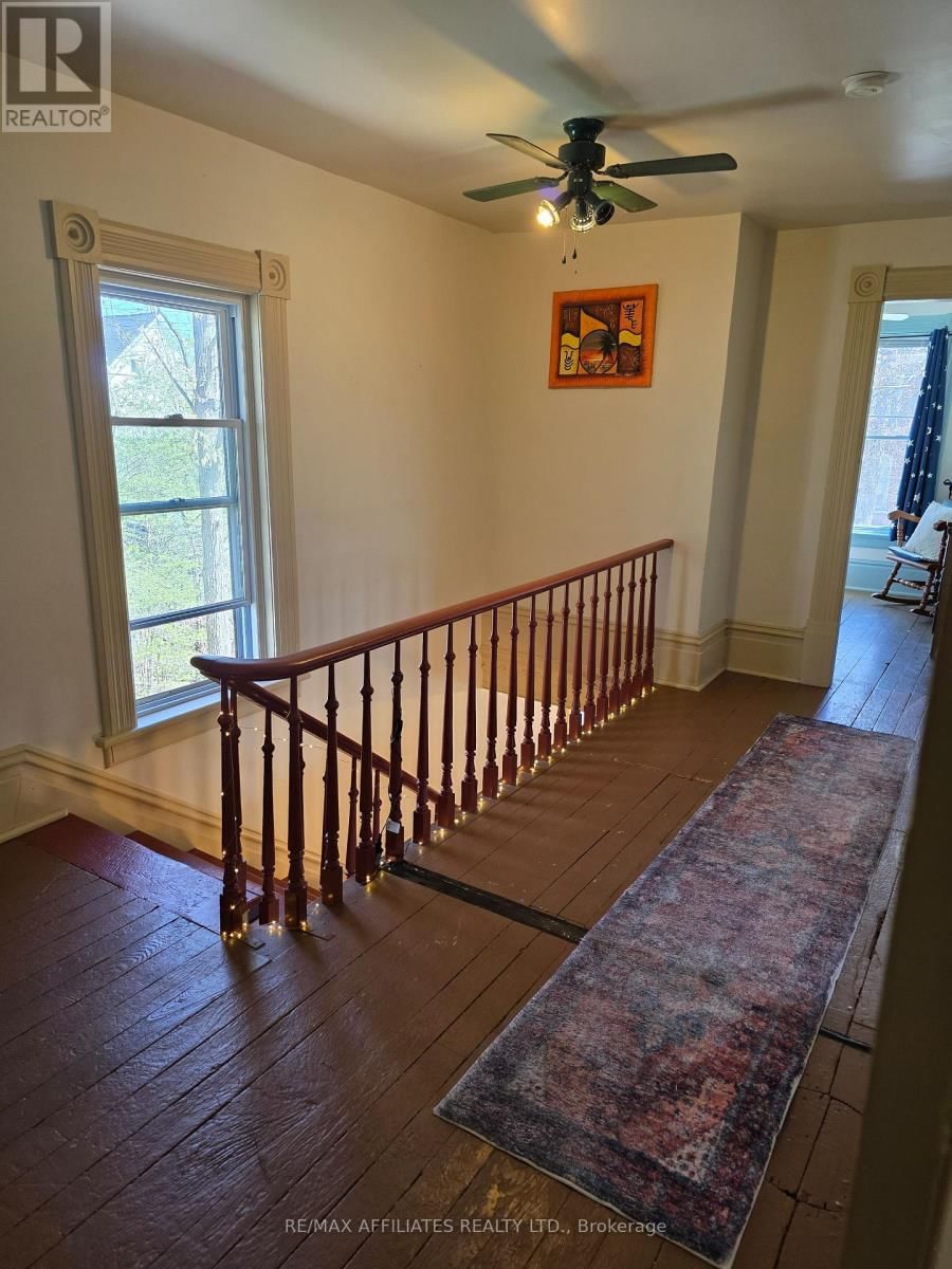 2 ISAAC STREET Image 32