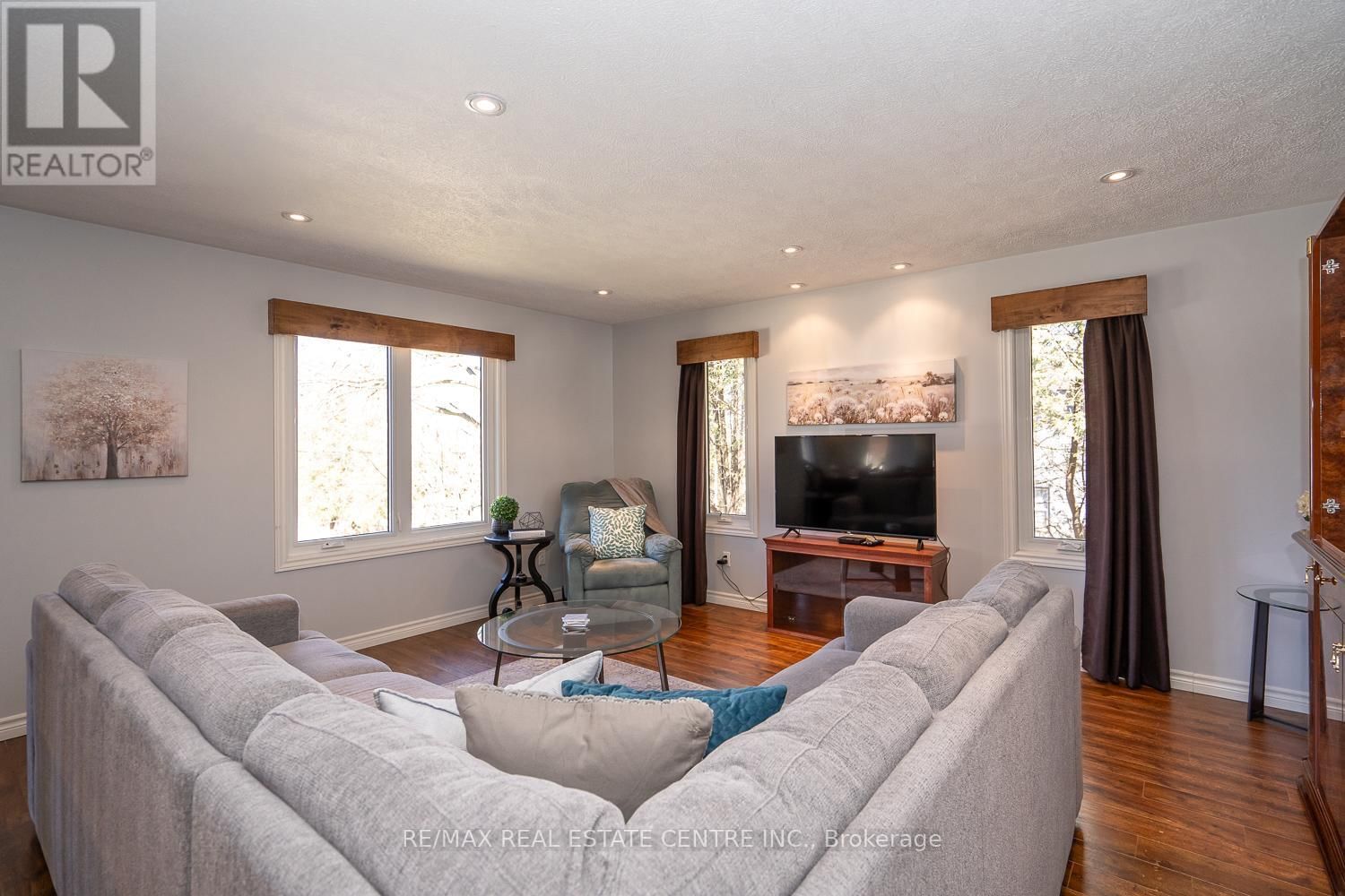 405 MINNIE STREET Image 14