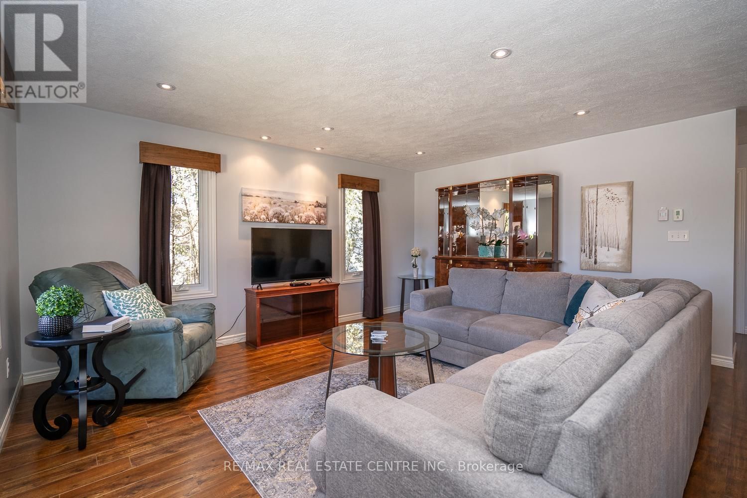 405 MINNIE STREET Image 17