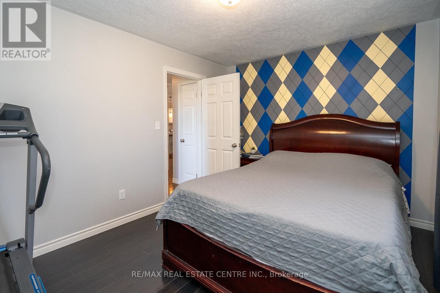 405 MINNIE STREET Image 25