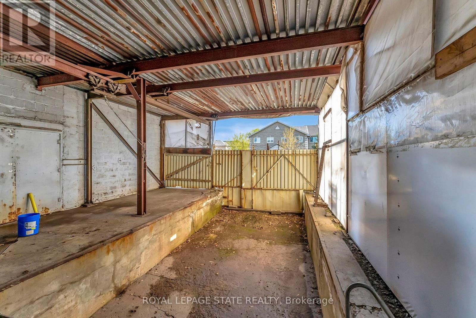 522 JAMES STREET NORTH Image 20