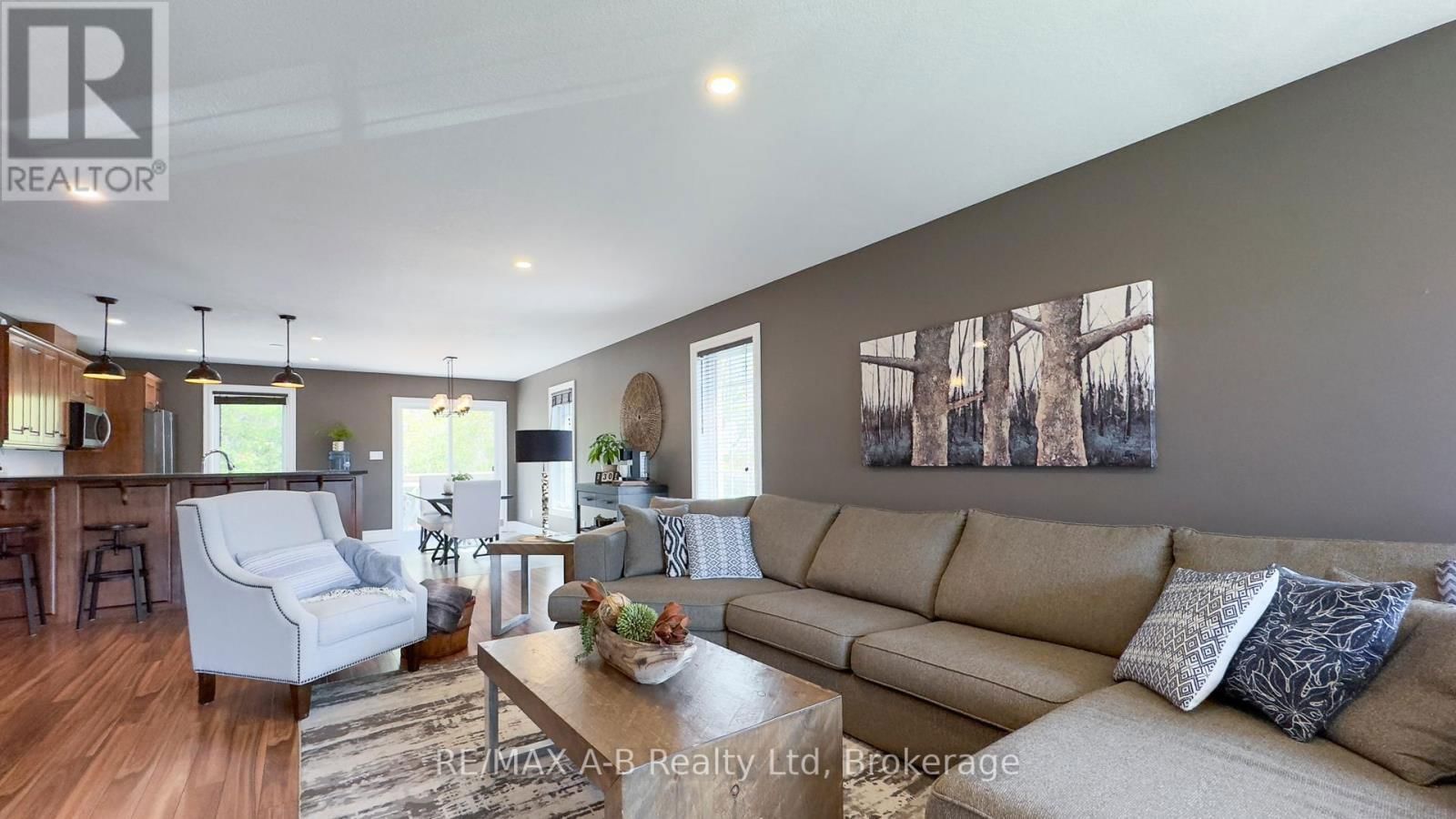 83 SYLVIA STREET Image 10