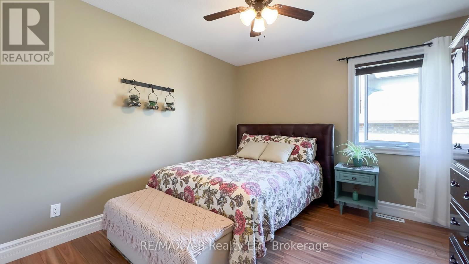 83 SYLVIA STREET Image 26