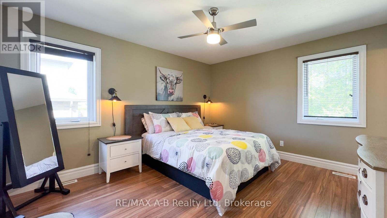83 SYLVIA STREET Image 27