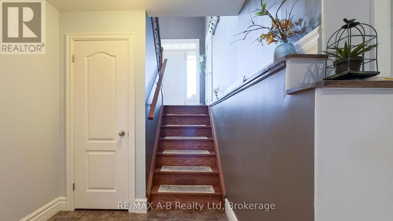 83 SYLVIA STREET Image 31