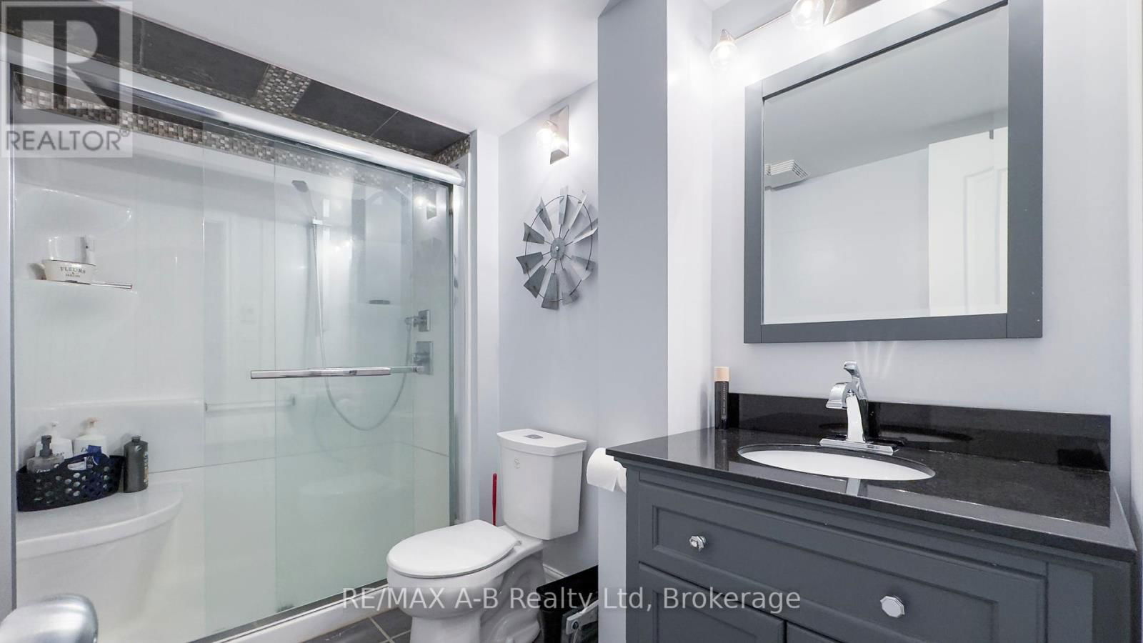 83 SYLVIA STREET Image 39