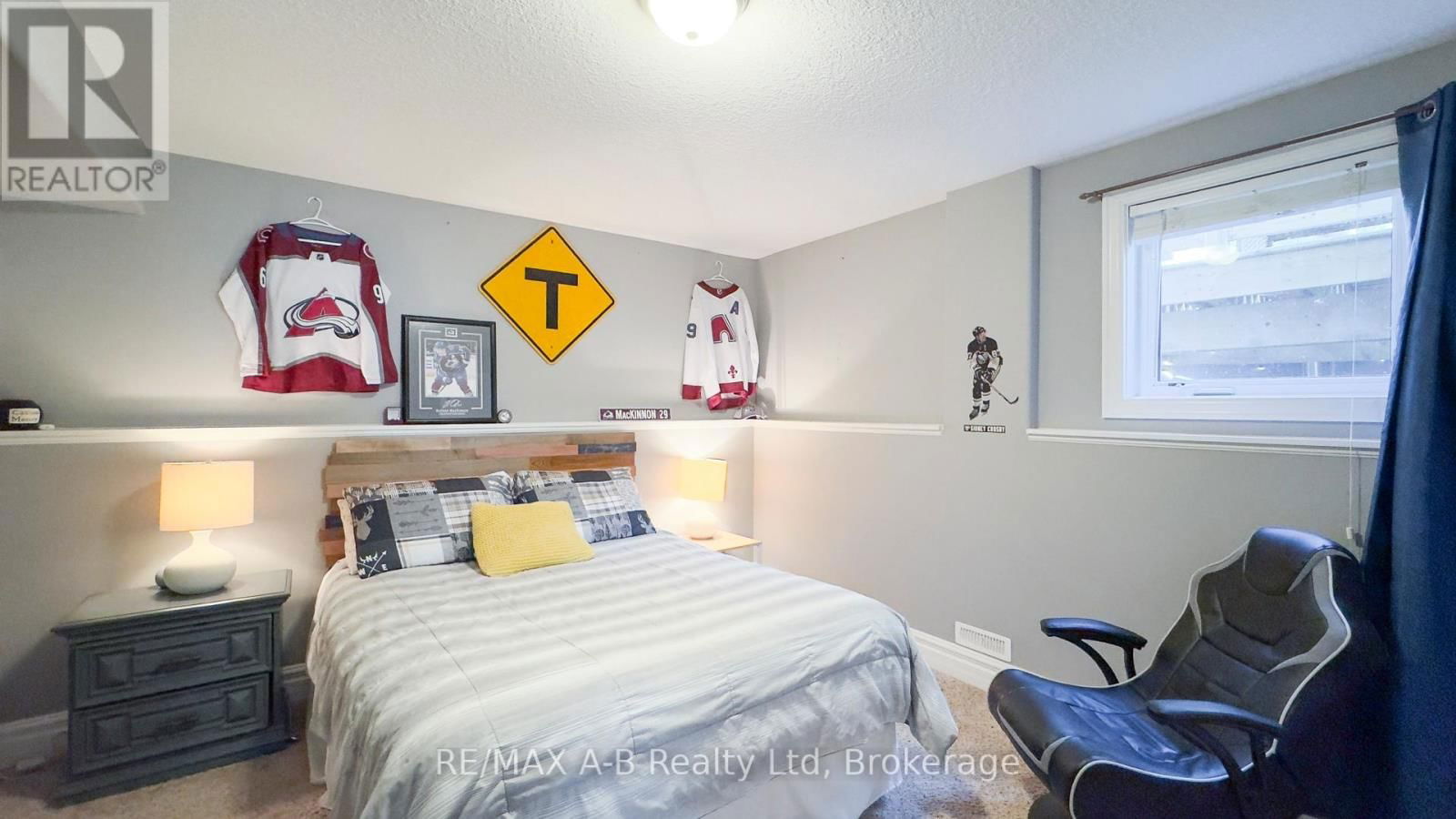 83 SYLVIA STREET Image 41