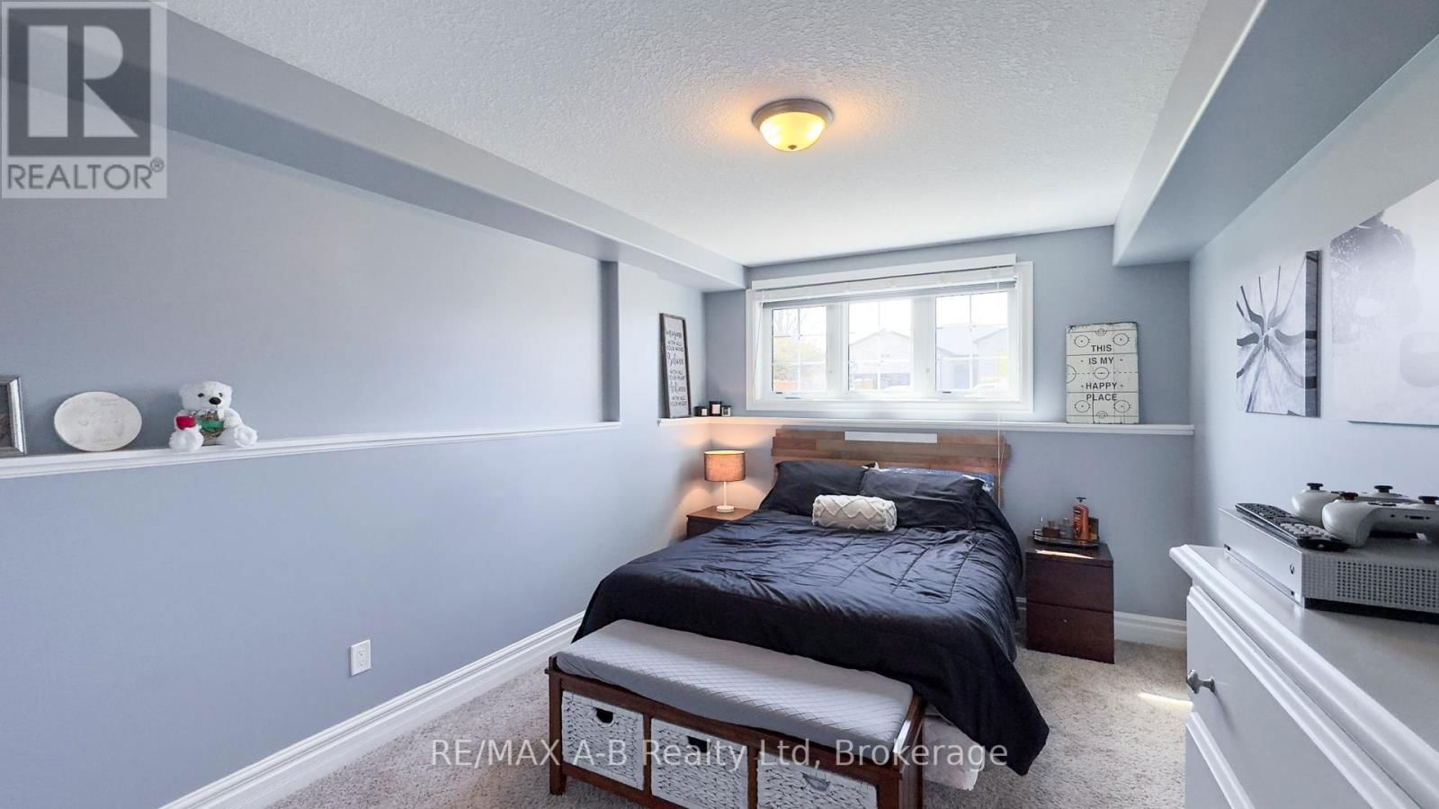 83 SYLVIA STREET Image 43