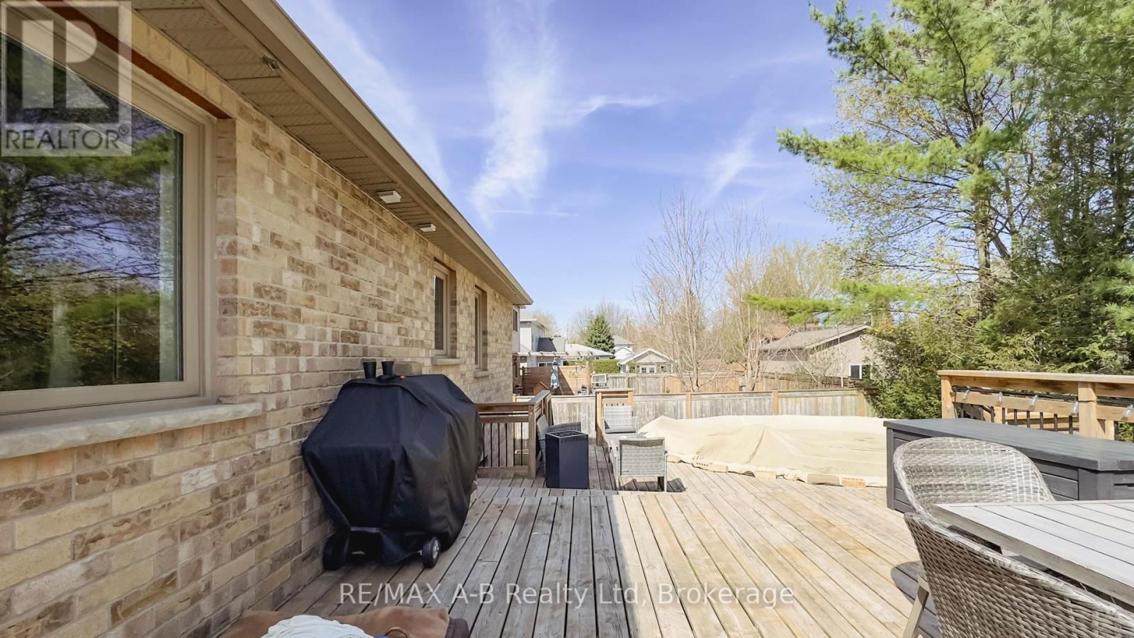 83 SYLVIA STREET Image 45