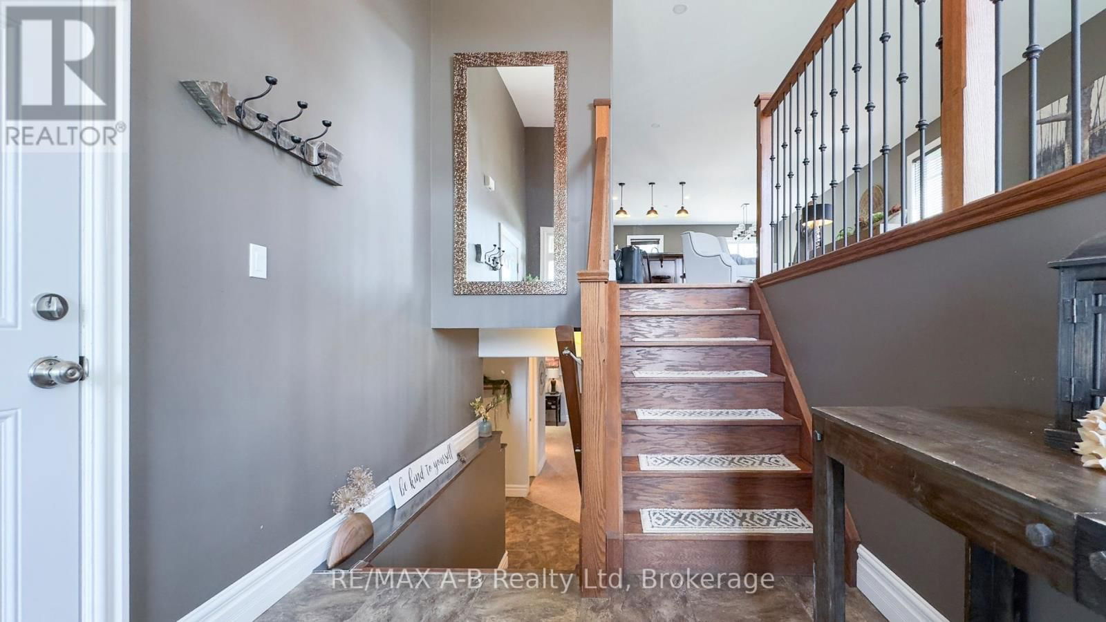 83 SYLVIA STREET Image 7