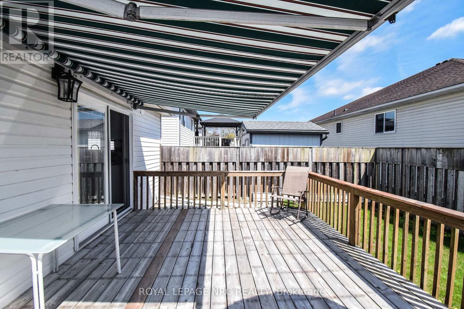 330 AUTUMN CRESCENT Image 49