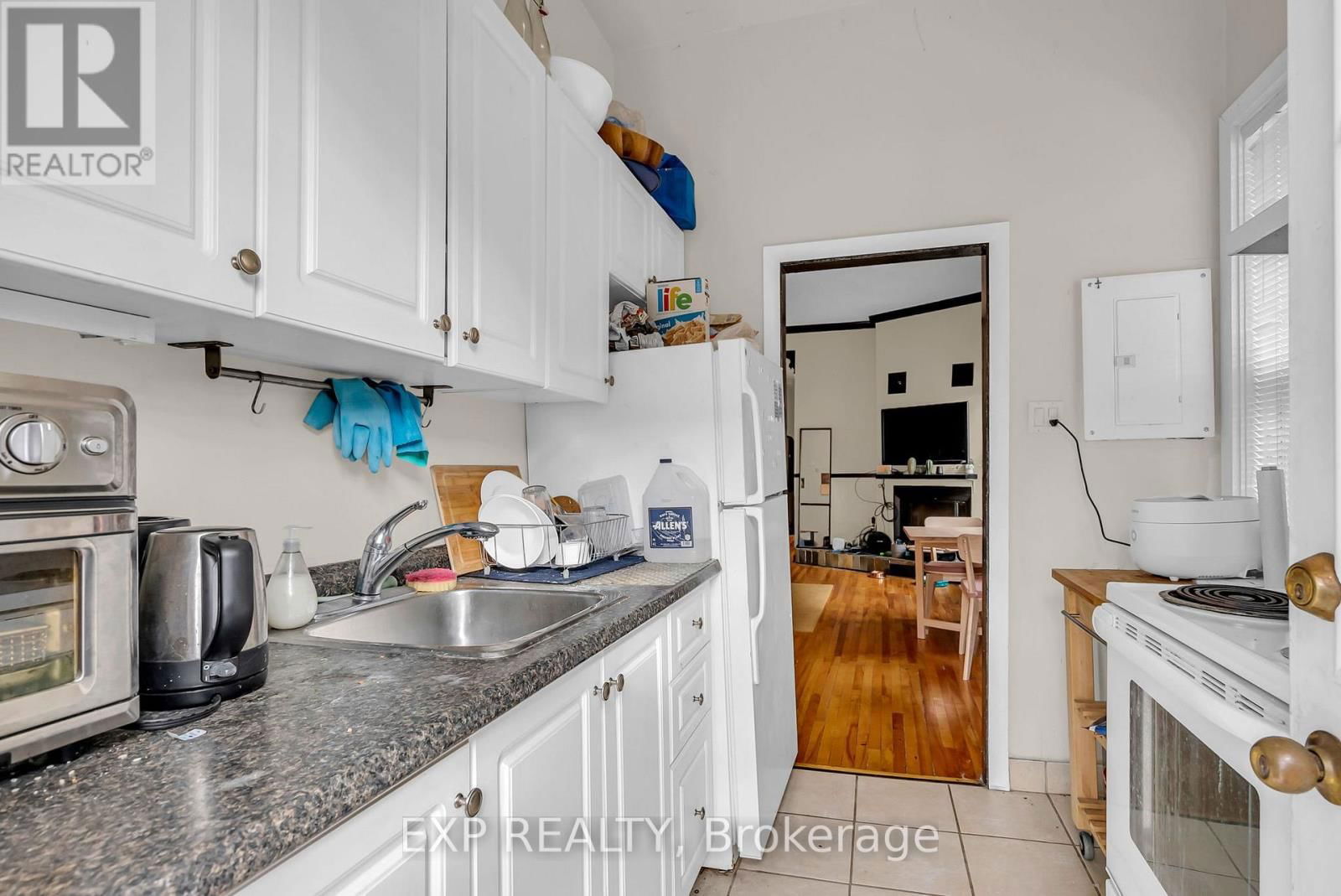 196 OSGOODE STREET Image 23
