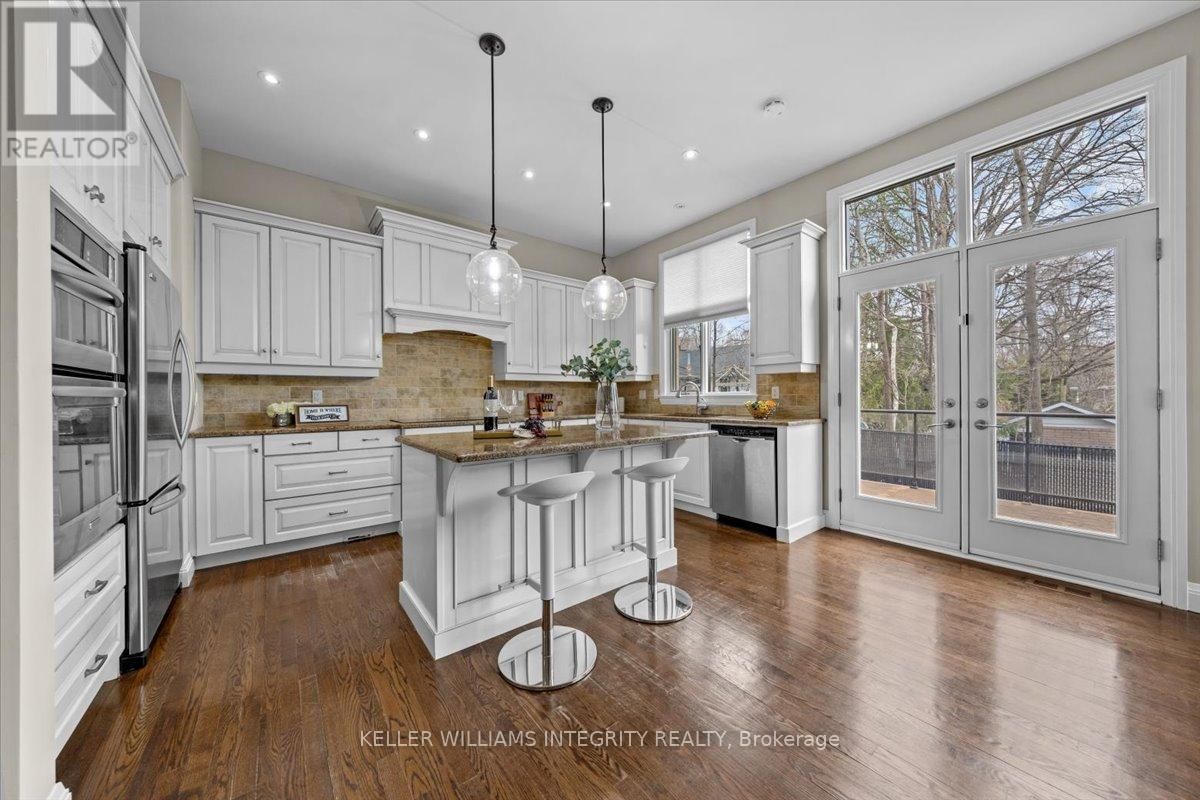 105 BLACK MAPLE Image 12