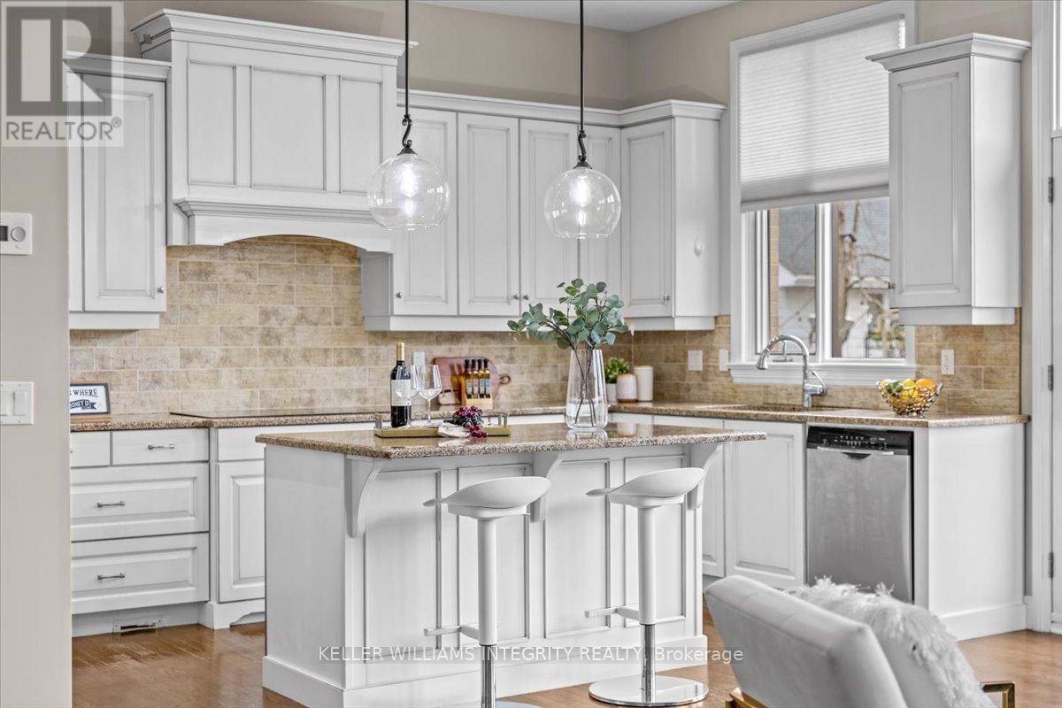 105 BLACK MAPLE Image 17