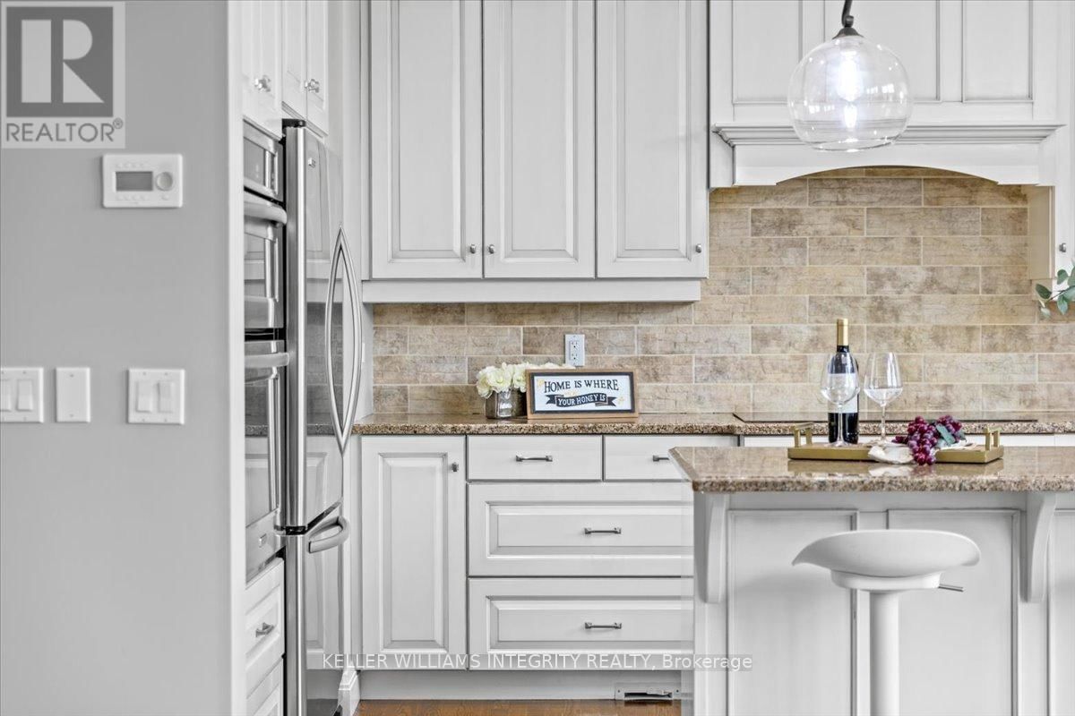 105 BLACK MAPLE Image 18