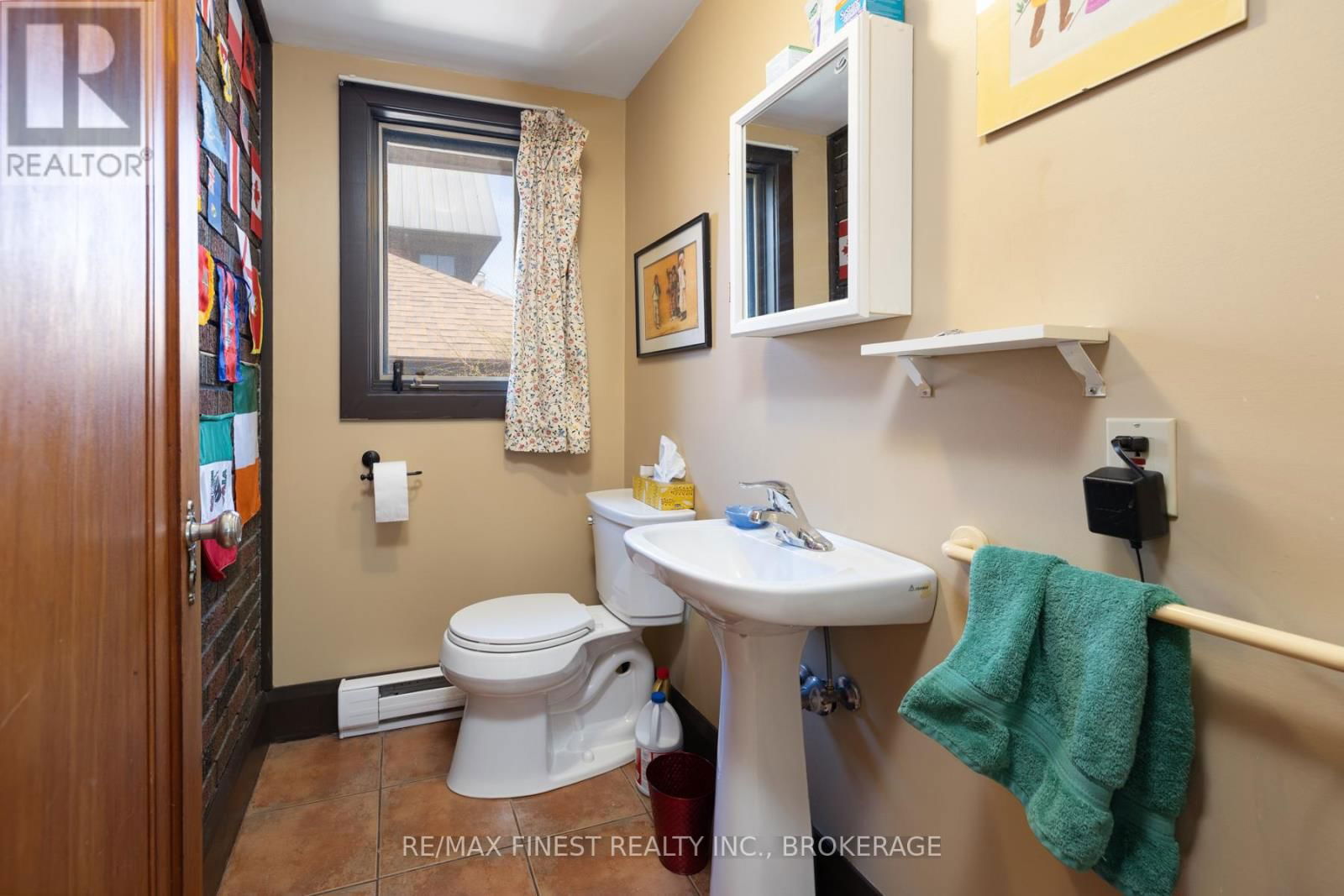 180 KING STREET EAST Image 17