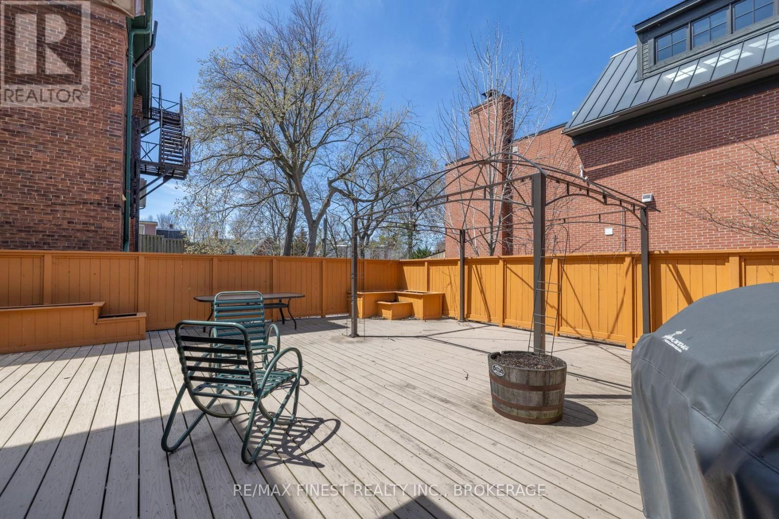180 KING STREET EAST Image 38