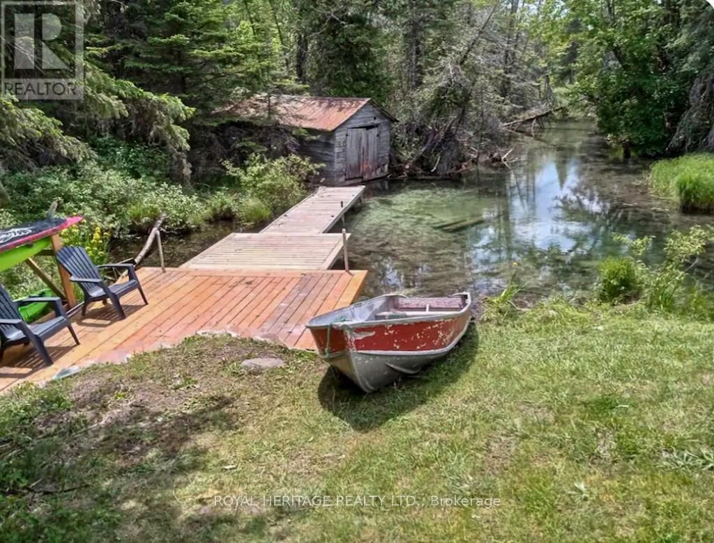 1074 LAKEHURST ROAD Image 11