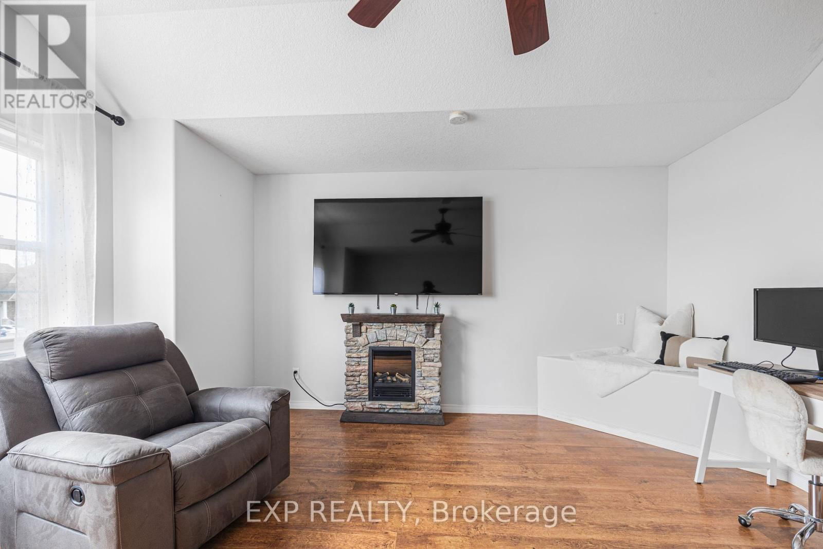 181 SOPHIA CRESCENT Image 11