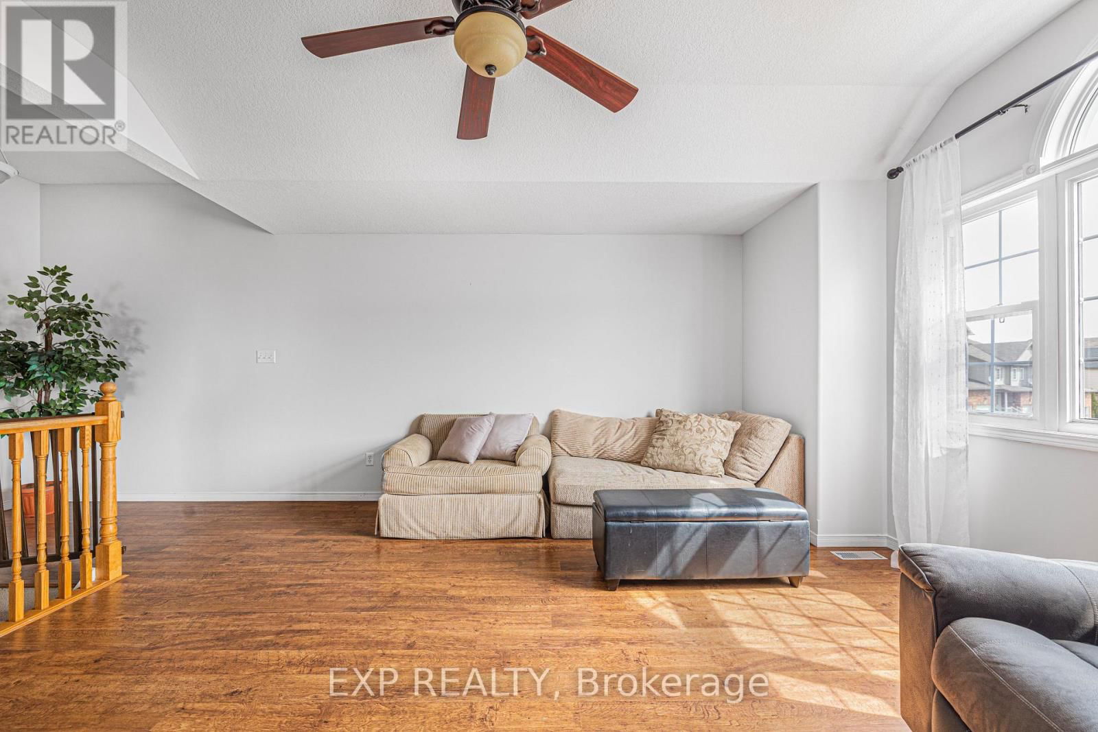 181 SOPHIA CRESCENT Image 12