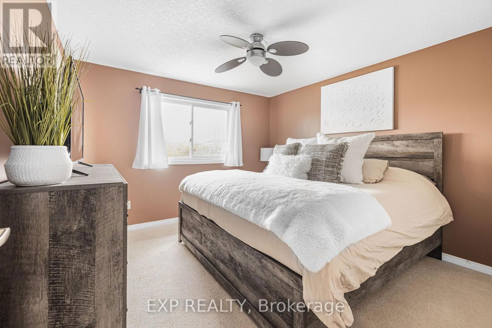181 SOPHIA CRESCENT Image 14