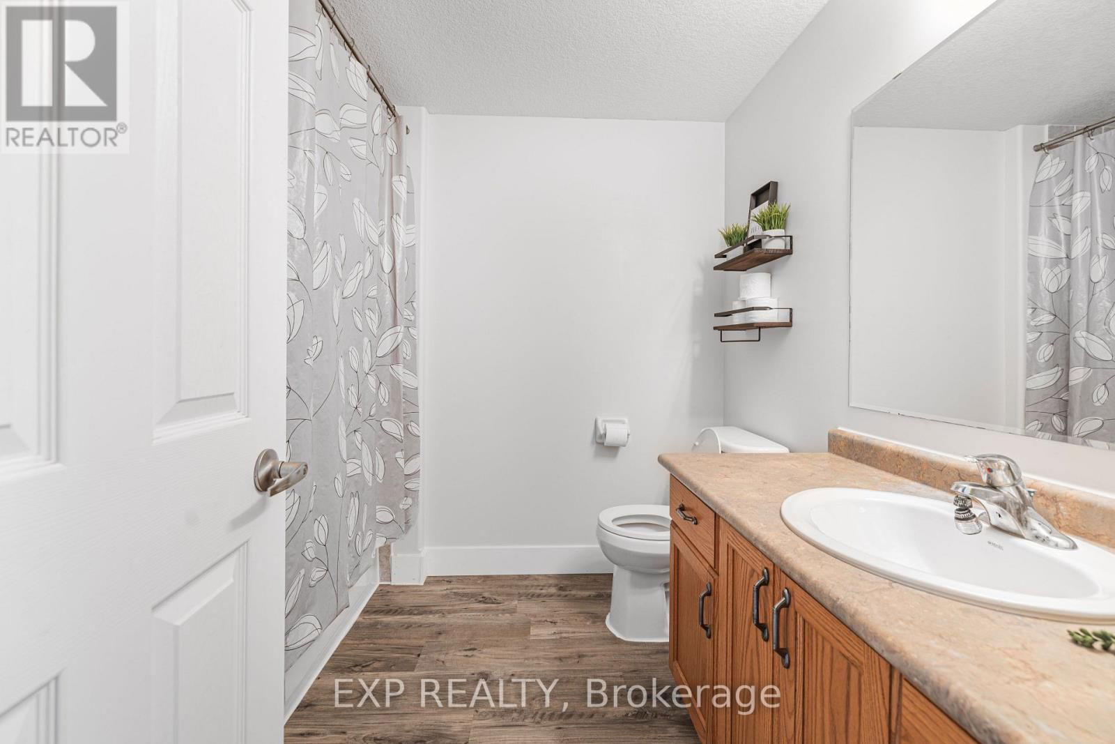 181 SOPHIA CRESCENT Image 22