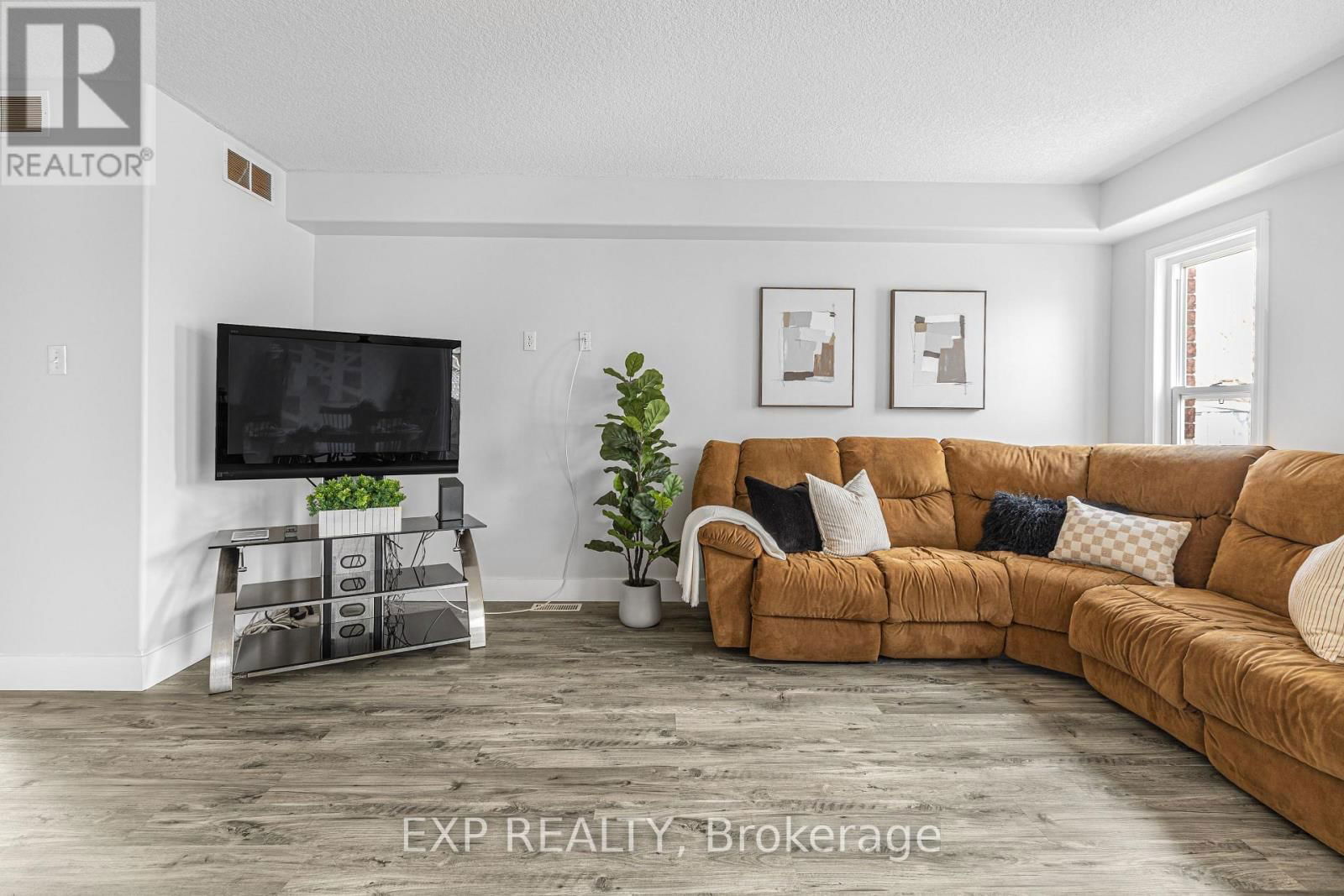 181 SOPHIA CRESCENT Image 7
