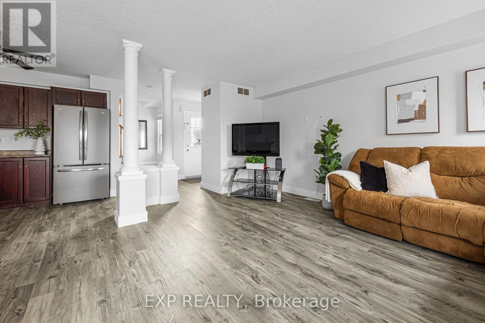181 SOPHIA CRESCENT Image 8