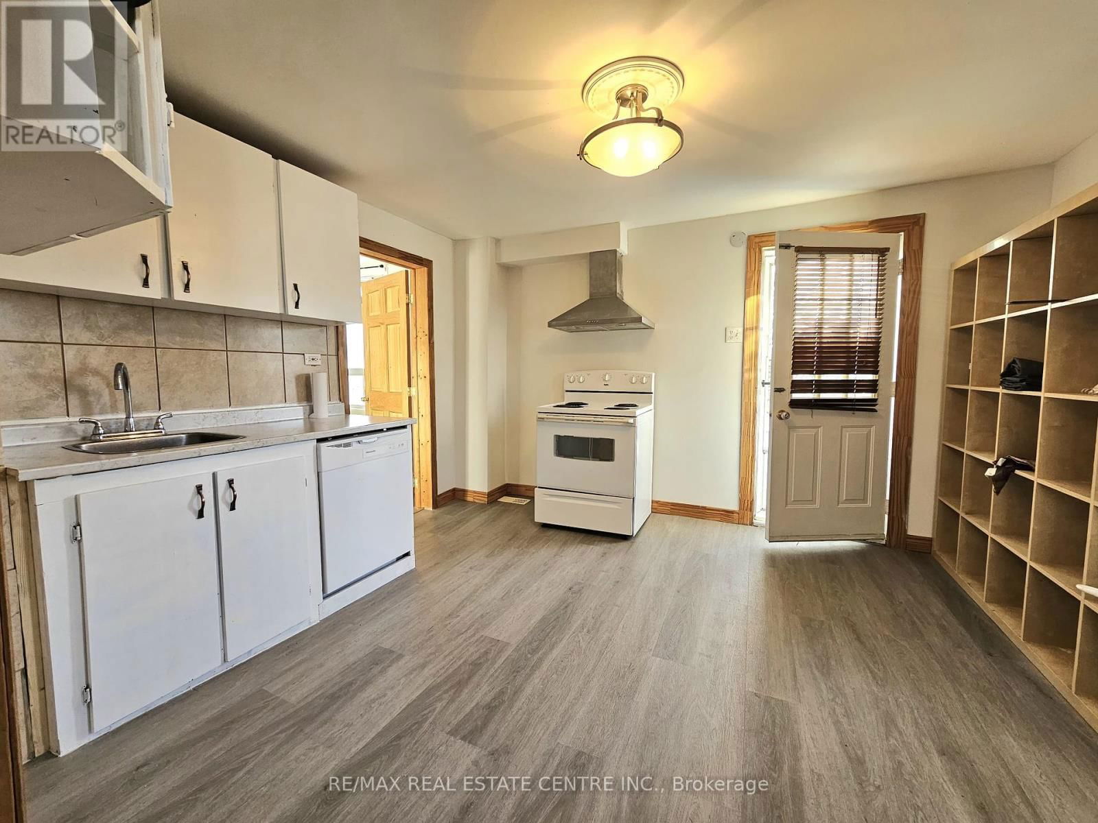 2 - 273 ROSSLYN AVENUE NORTH Image 5