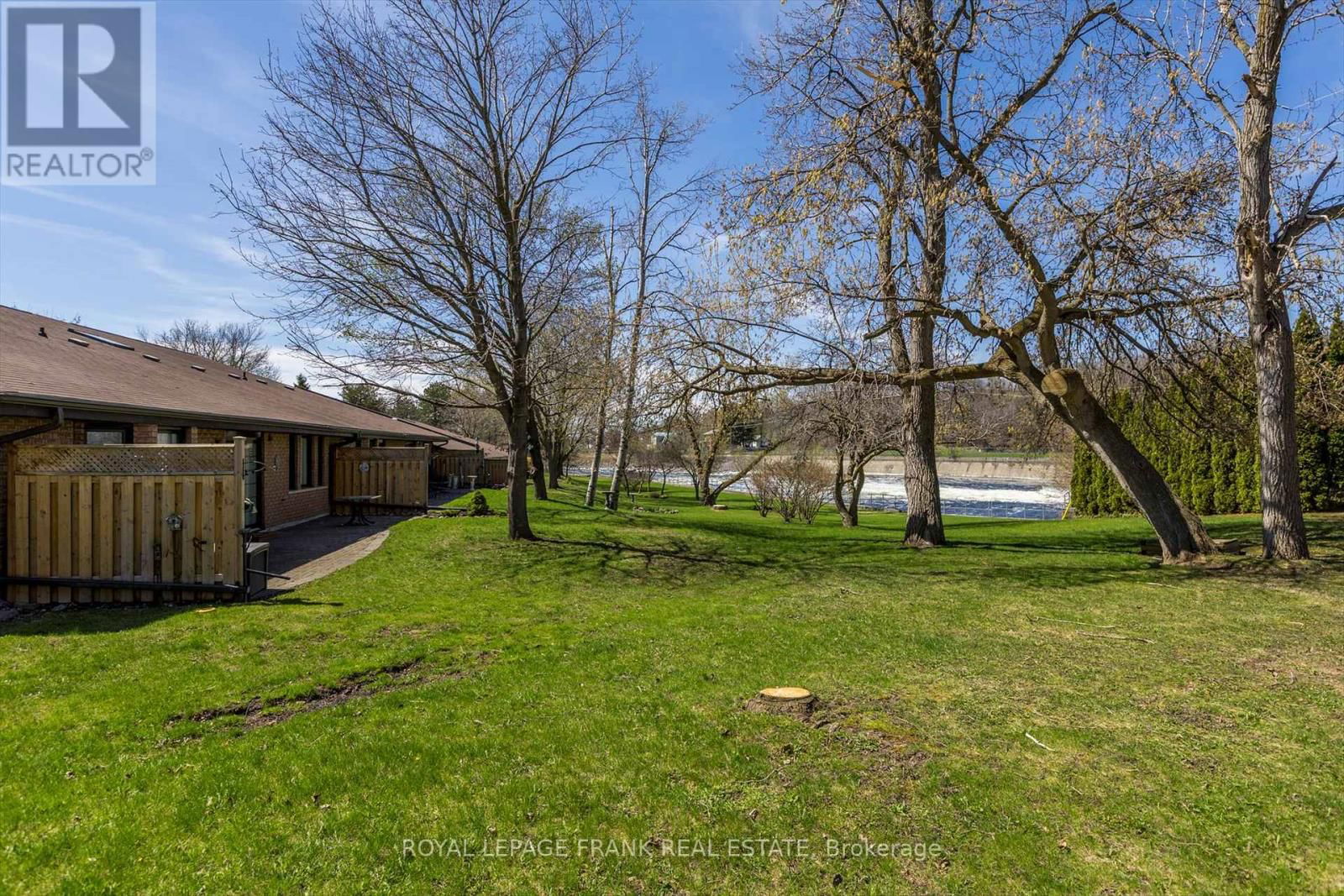 8 - 645 WHITAKER STREET Image 34