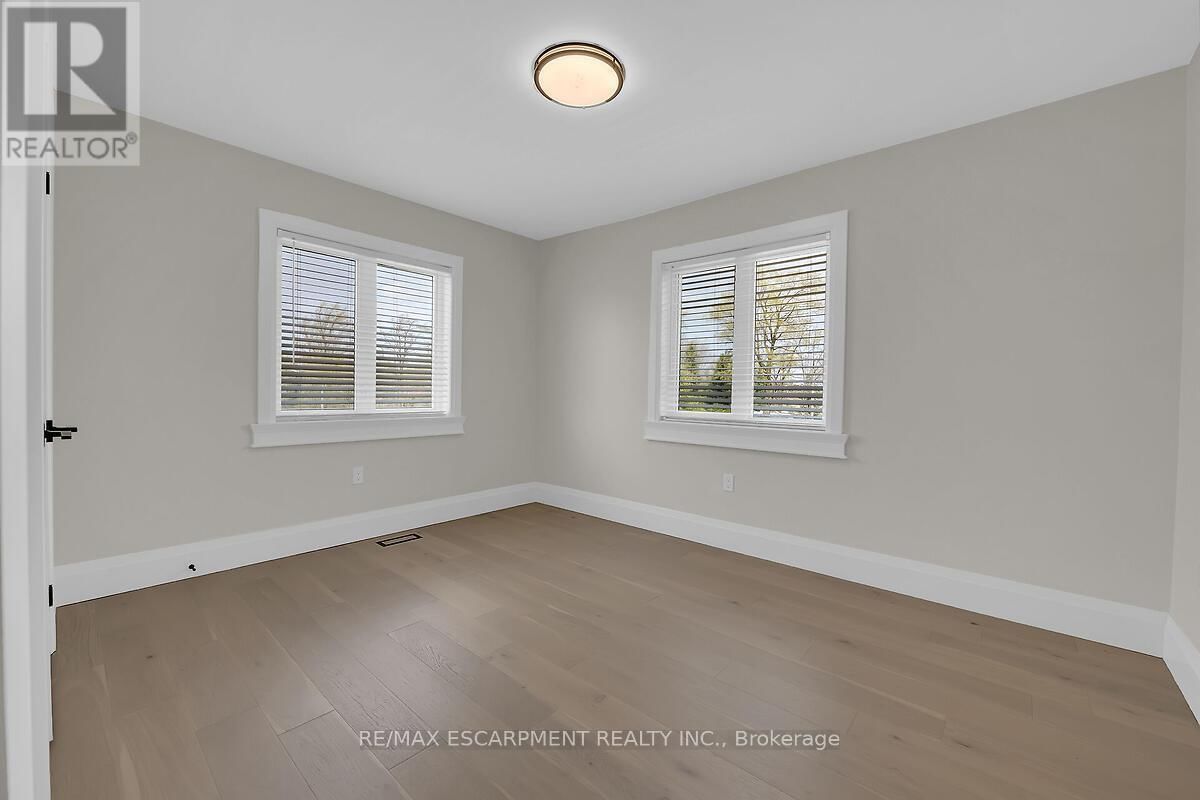 8184 AIRPORT ROAD EAST Image 34