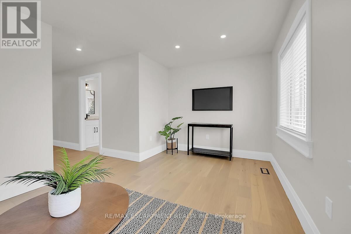 8184 AIRPORT ROAD EAST Image 37