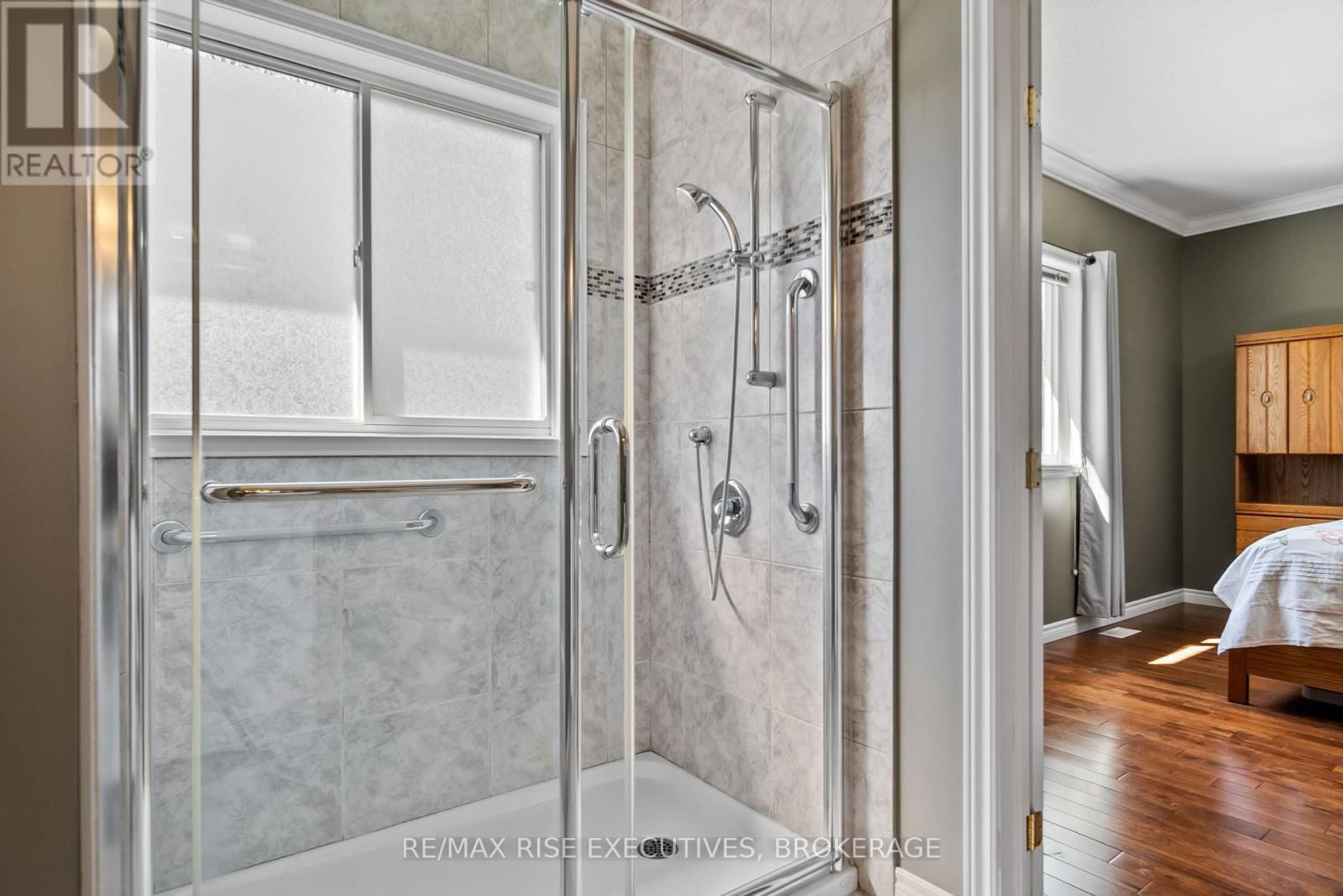 421 COOKE CRESCENT Image 17