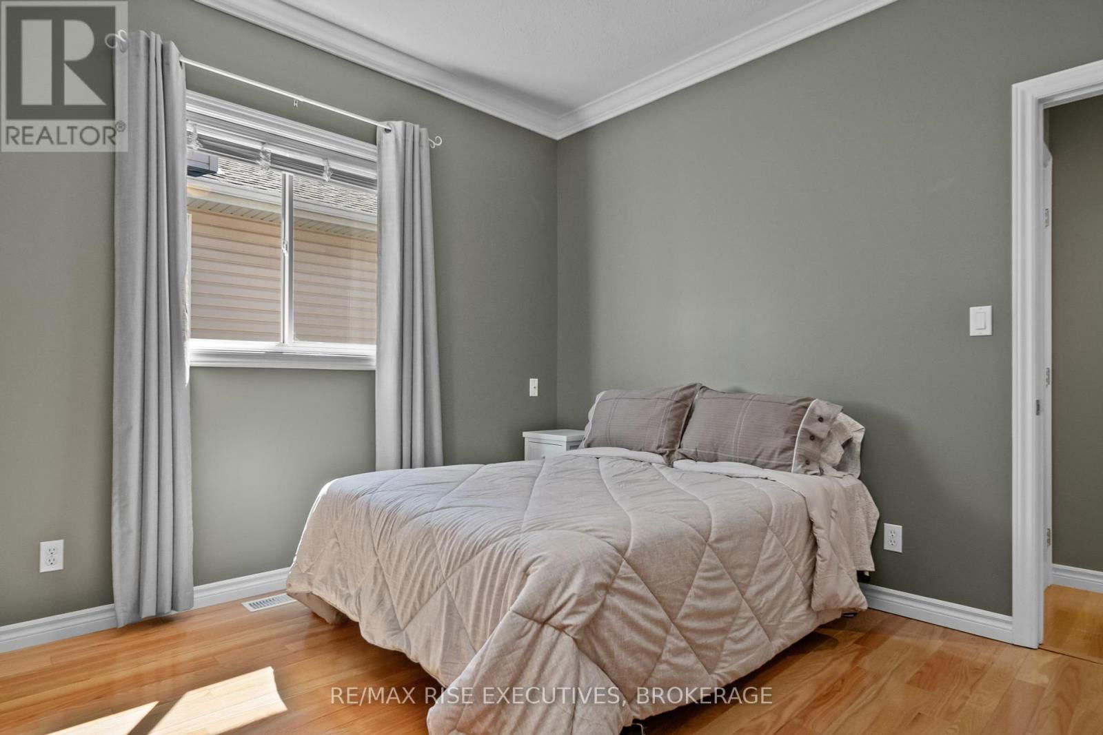 421 COOKE CRESCENT Image 20