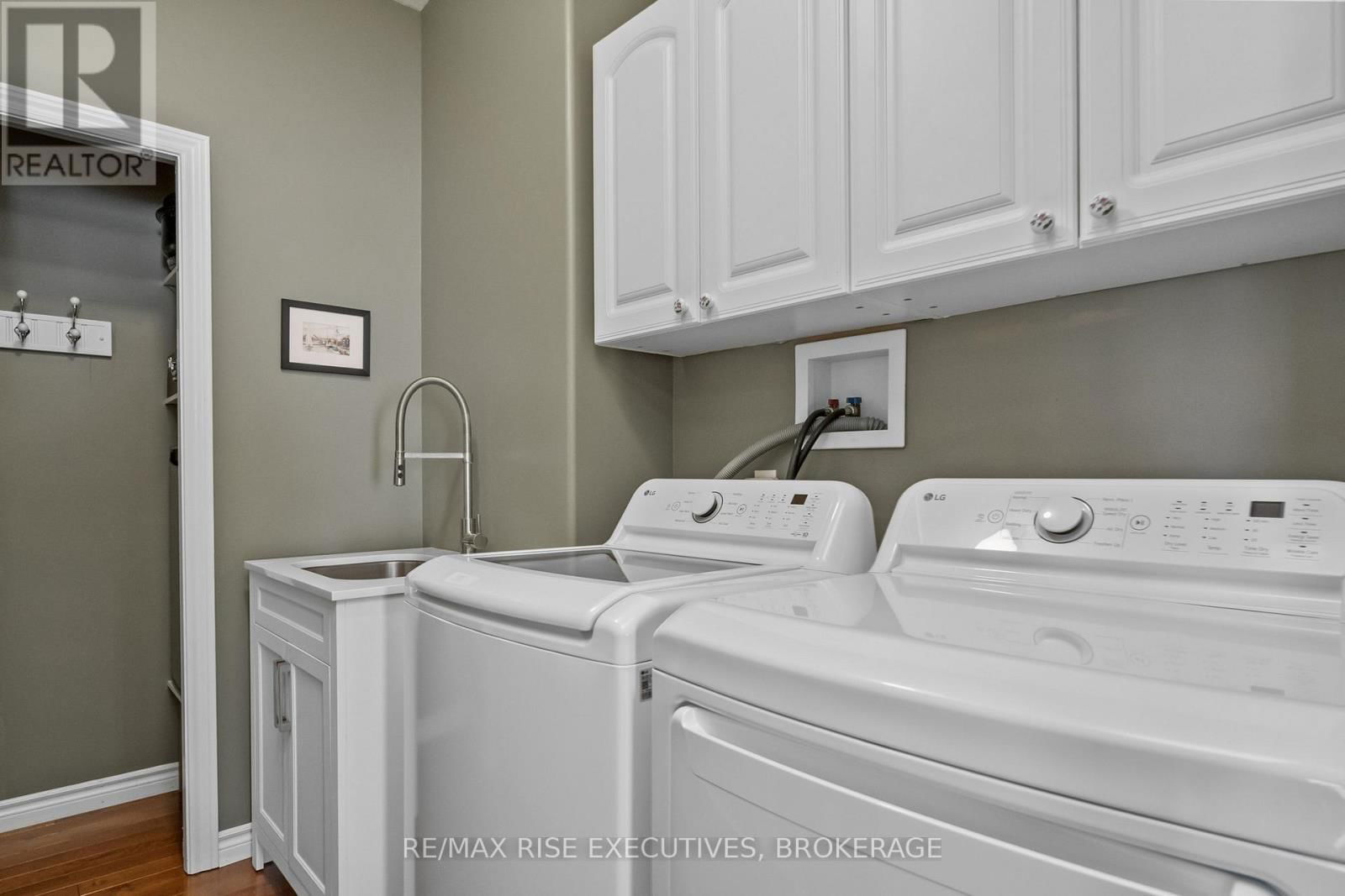 421 COOKE CRESCENT Image 23