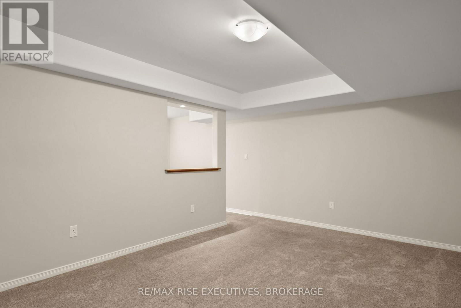 421 COOKE CRESCENT Image 27