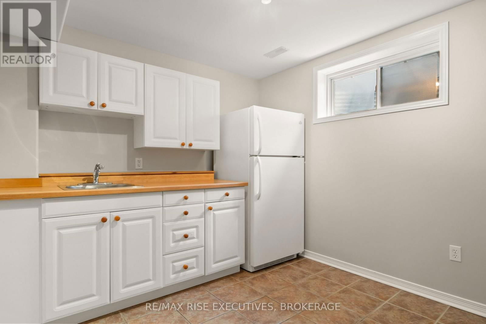421 COOKE CRESCENT Image 28