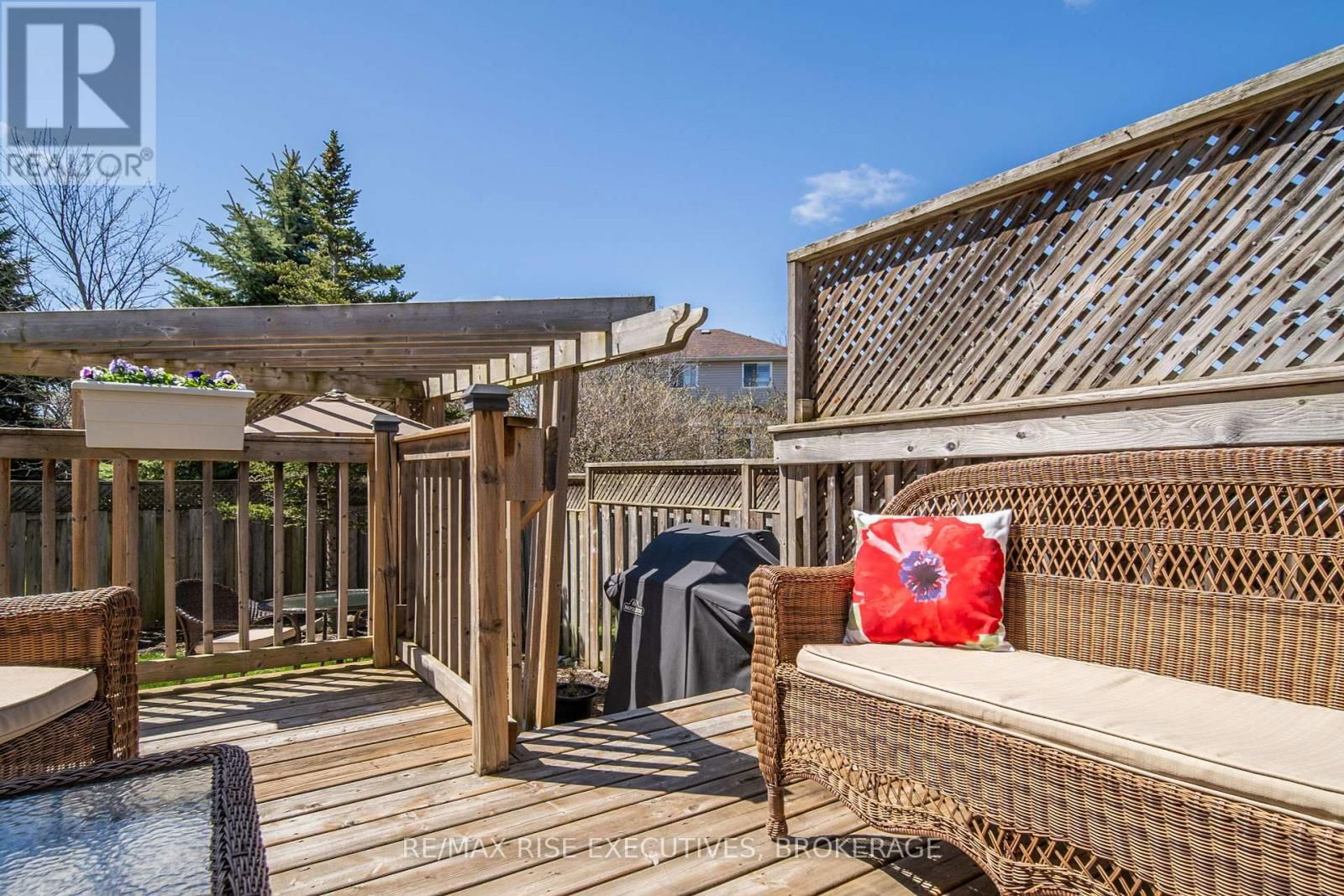 421 COOKE CRESCENT Image 40