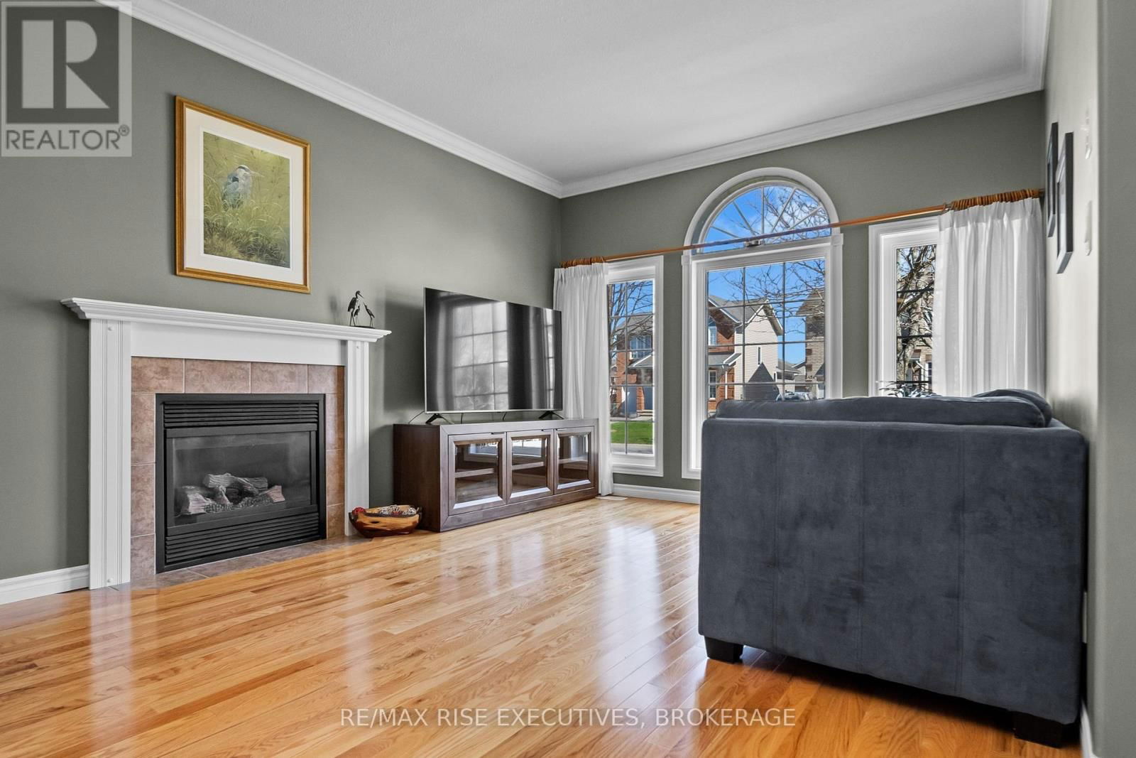421 COOKE CRESCENT Image 5