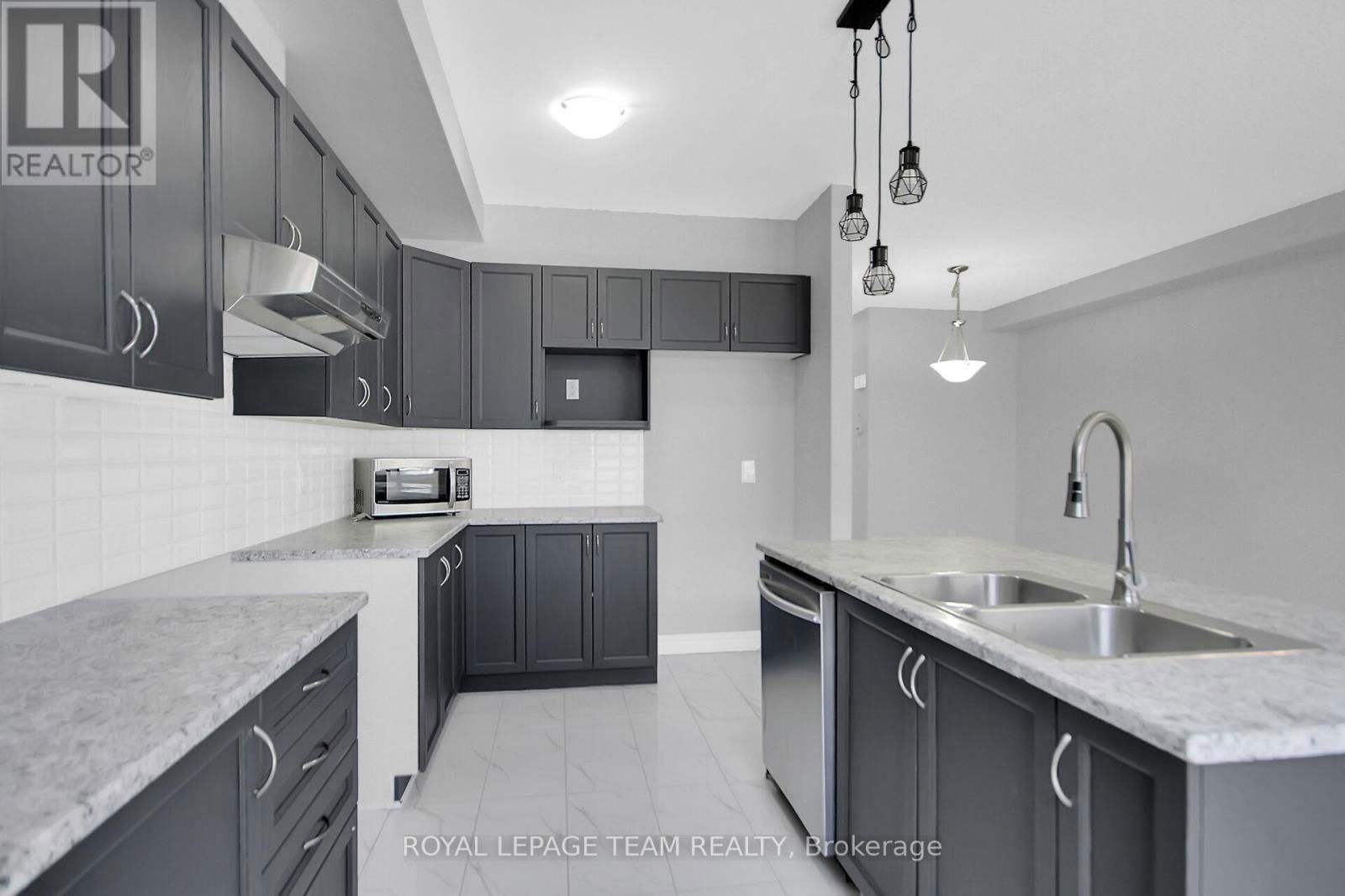 605 LAURALEAF CRESCENT Image 16