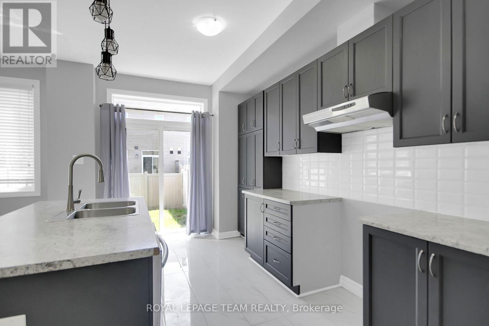 605 LAURALEAF CRESCENT Image 18