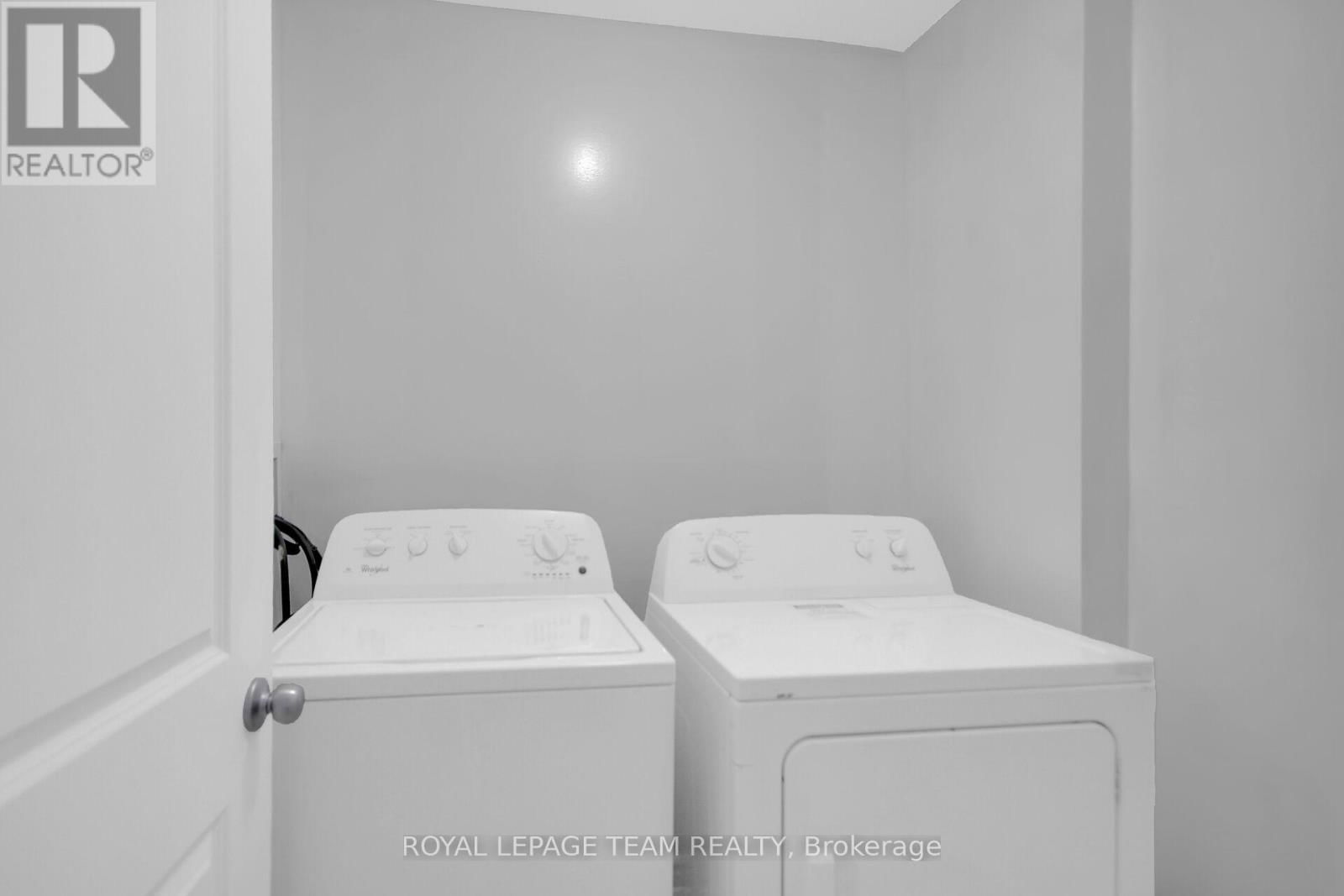 605 LAURALEAF CRESCENT Image 36