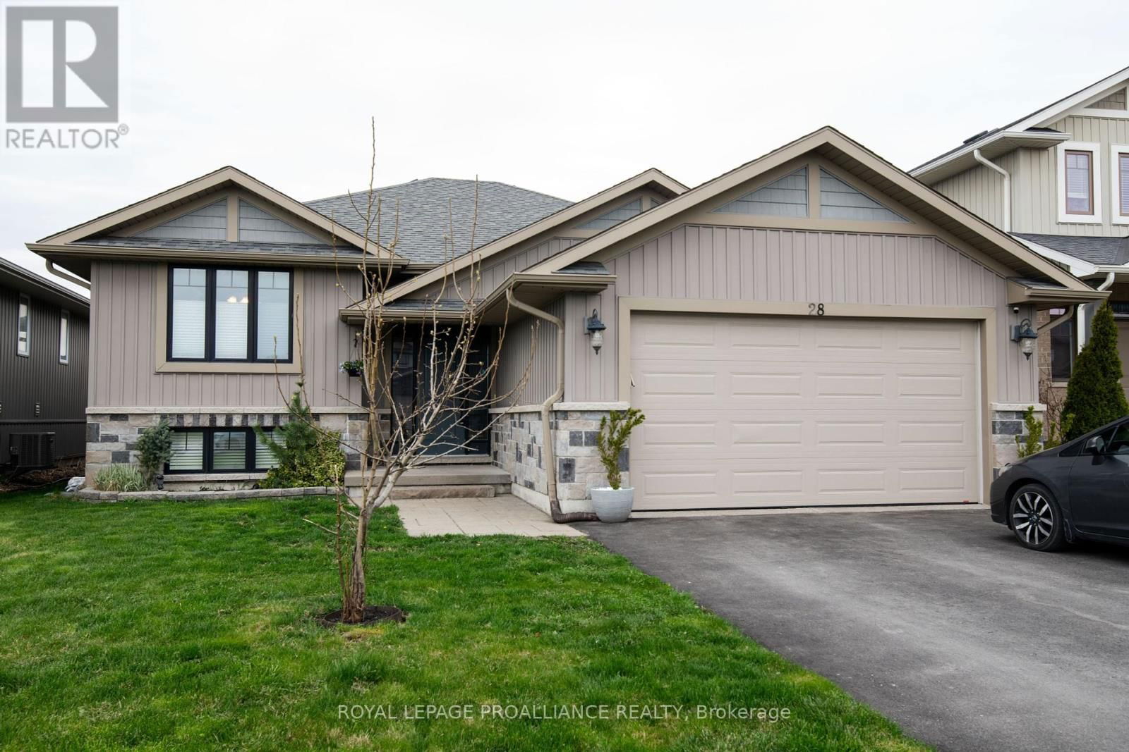 28 BUTTERNUT COURT Image 1